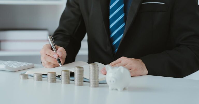 Average salary in the UK in 2024 – An ultimate guide