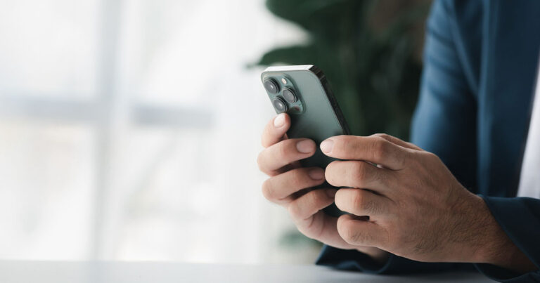 Buying an iPhone abroad: All you need to know before you go!